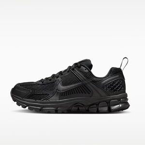 Kids/Women’s Nike Vomero 5 All Black Shoes